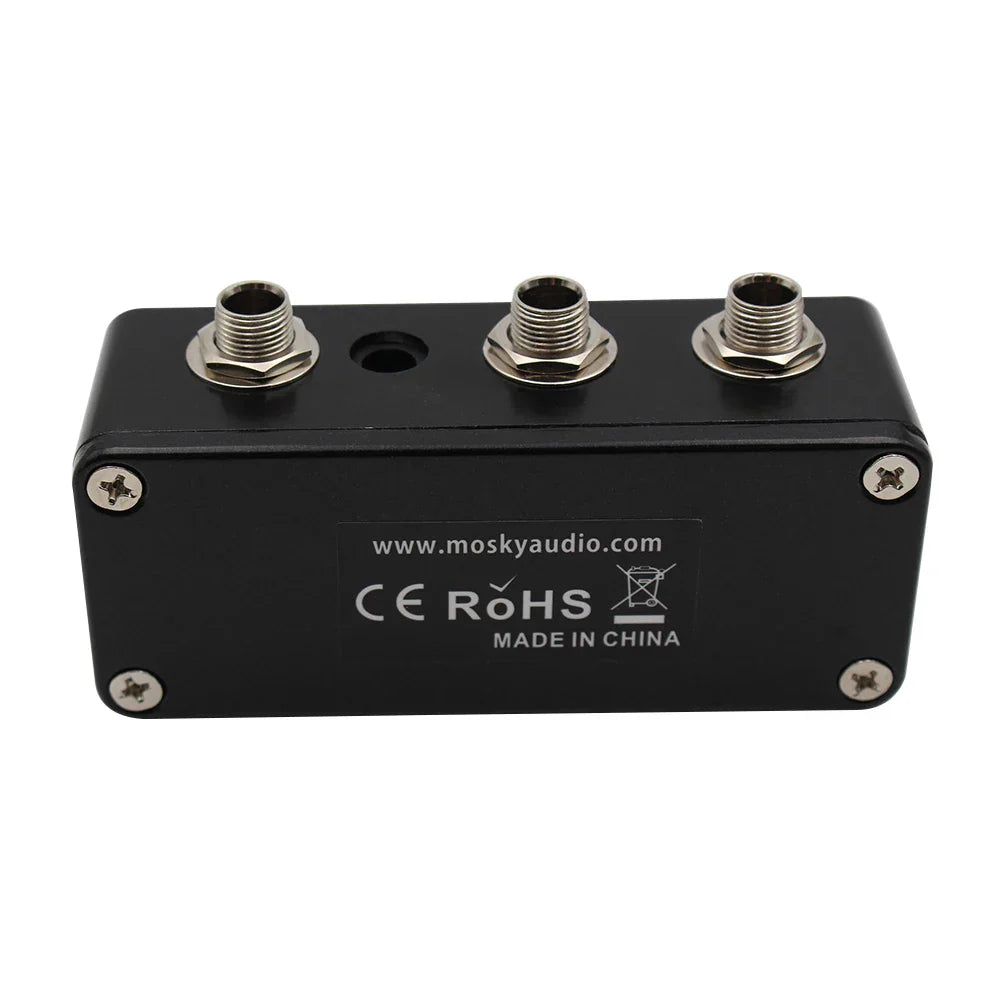 Black rectangular mosky buffered splitter pedal with three silver connectors for dual-amp setup and guitar accessories