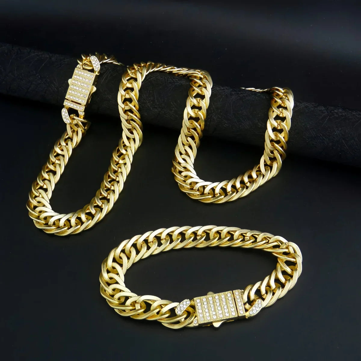 1 piece hip hop punk style 14k gold plated gold plated cuban link chain set with diamond encrusted clasp