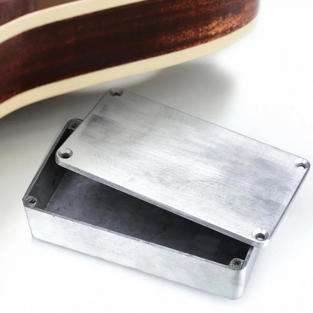 Silver anodized aluminum guitar effects pedal enclosure with brushed finish and screws aluminum guitar holder replacement durable