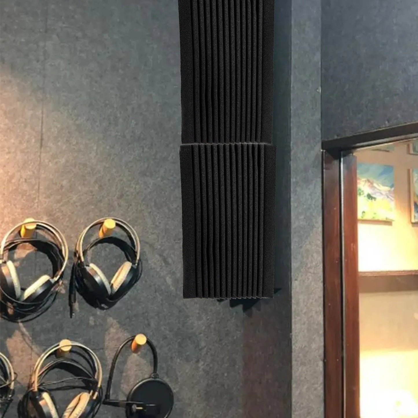 Black ribbed acoustic panels sound insulation board corner bass trap 3pcs mounted vertically for soundproofing