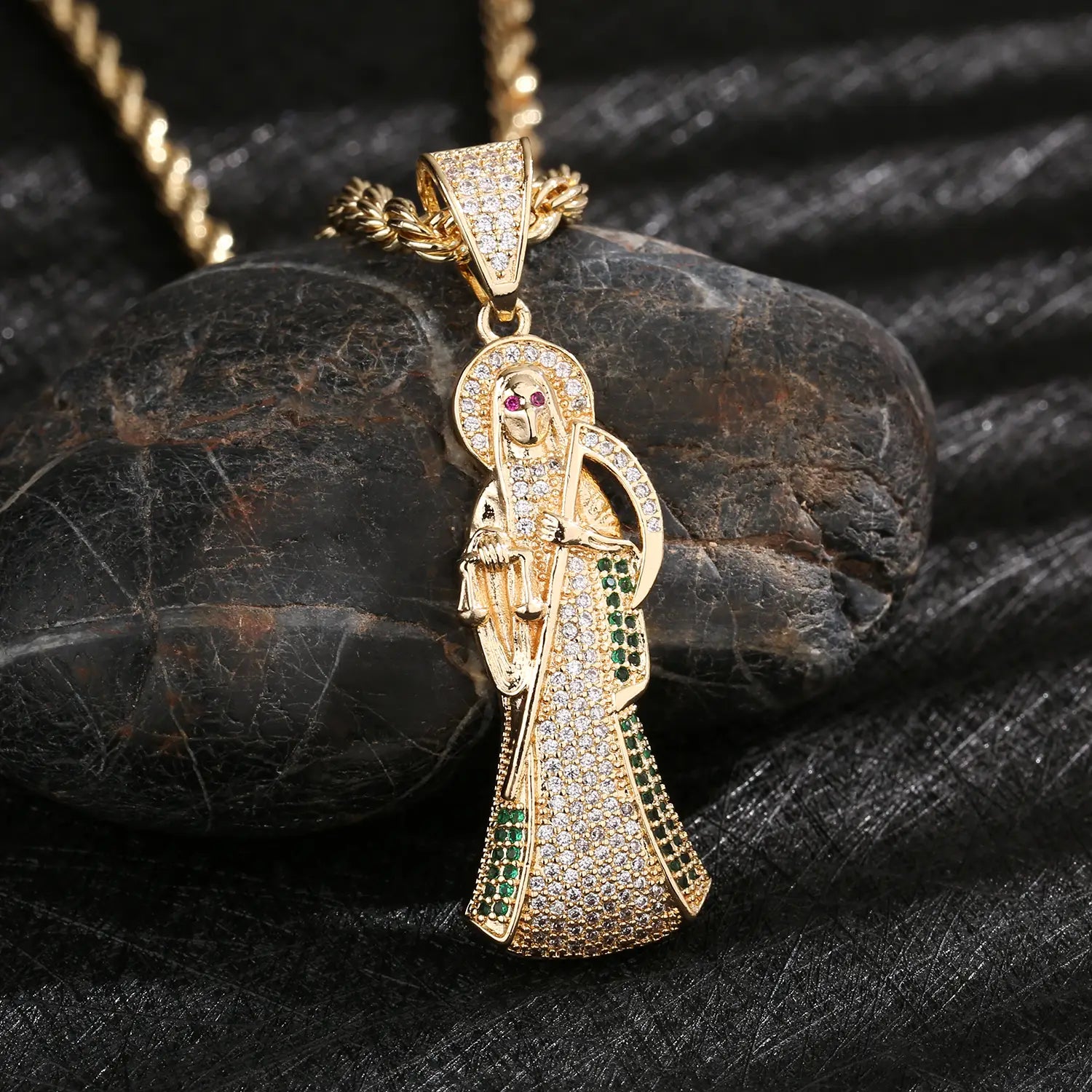 Hip-hop religious pendant for men and women made of copper plated with 14K gold wholesale available.
