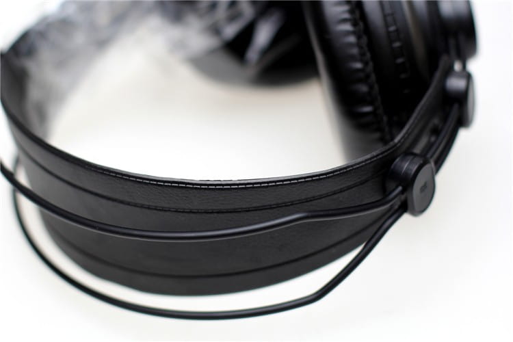 Samson SR850 Professional studio reference headphones with 10Hz-30kHz frequency response,with leather earcup,without retail box