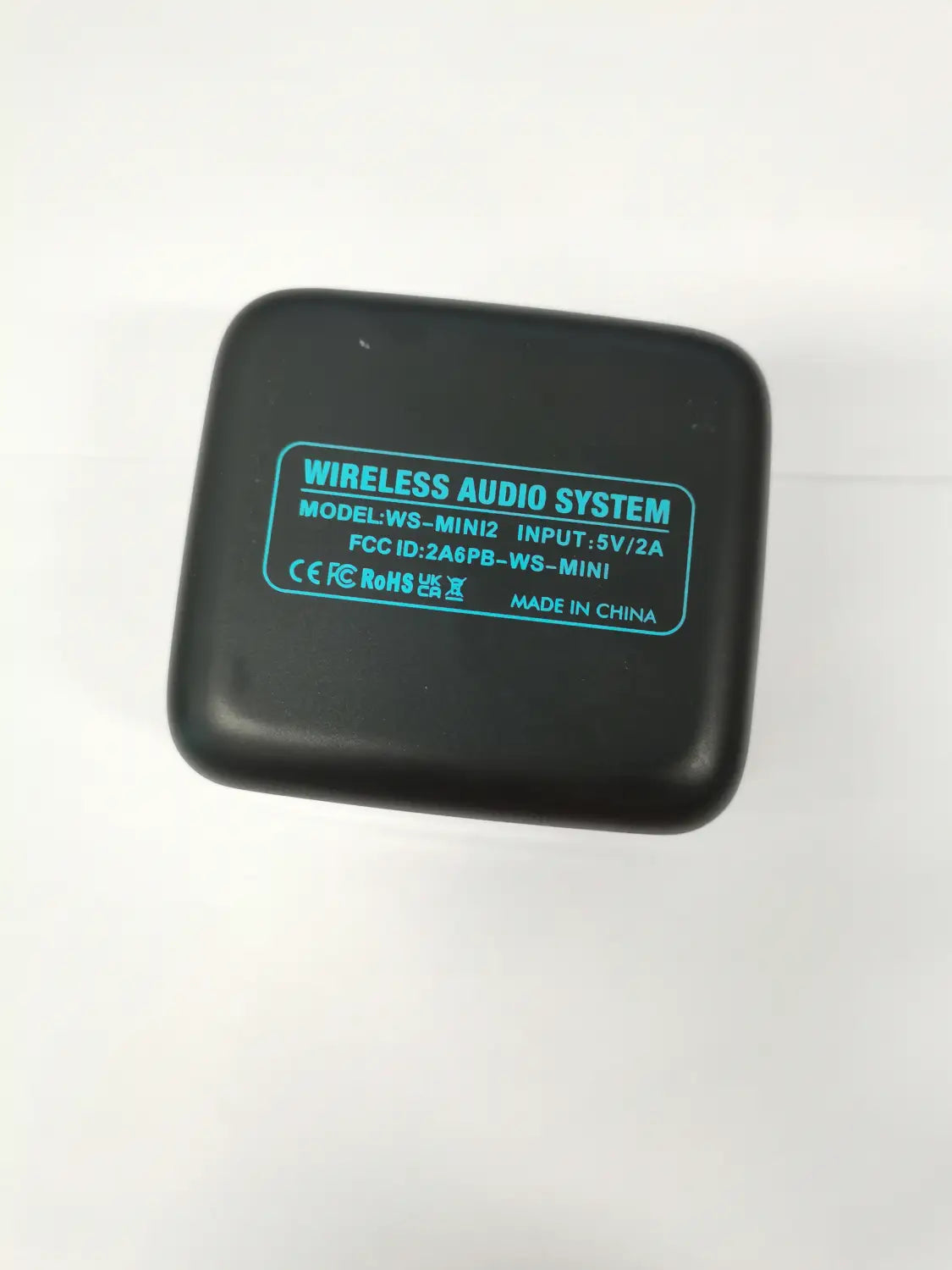 2.4G Wireless Guitar System Rechargeable Portable Transmitter Receiver Set with Charging Compartment Audio System 4 Channel