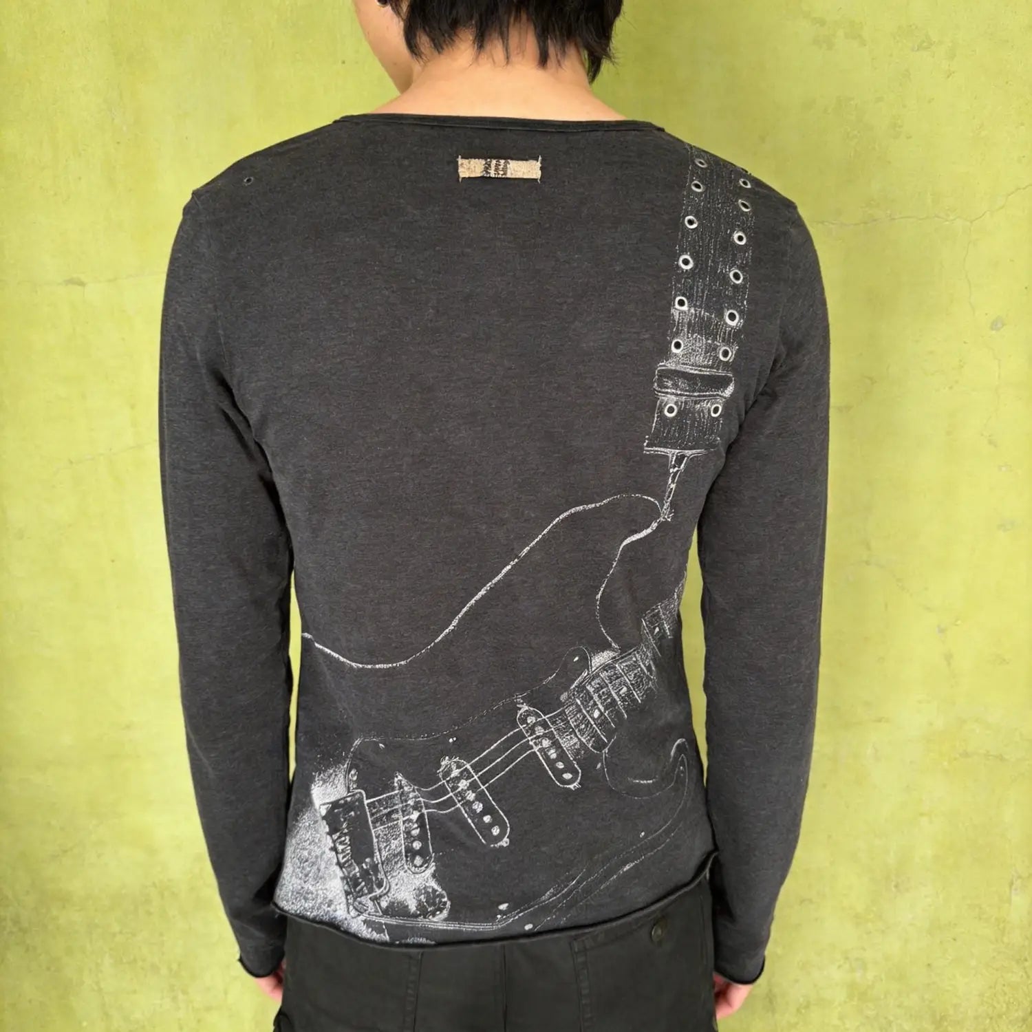 Hip-hop Y2K Guitar Printed Long Sleeve Men T-shirt Casual Rivet Elements Tops Harajuku Men and Women New Retro Men Clothing