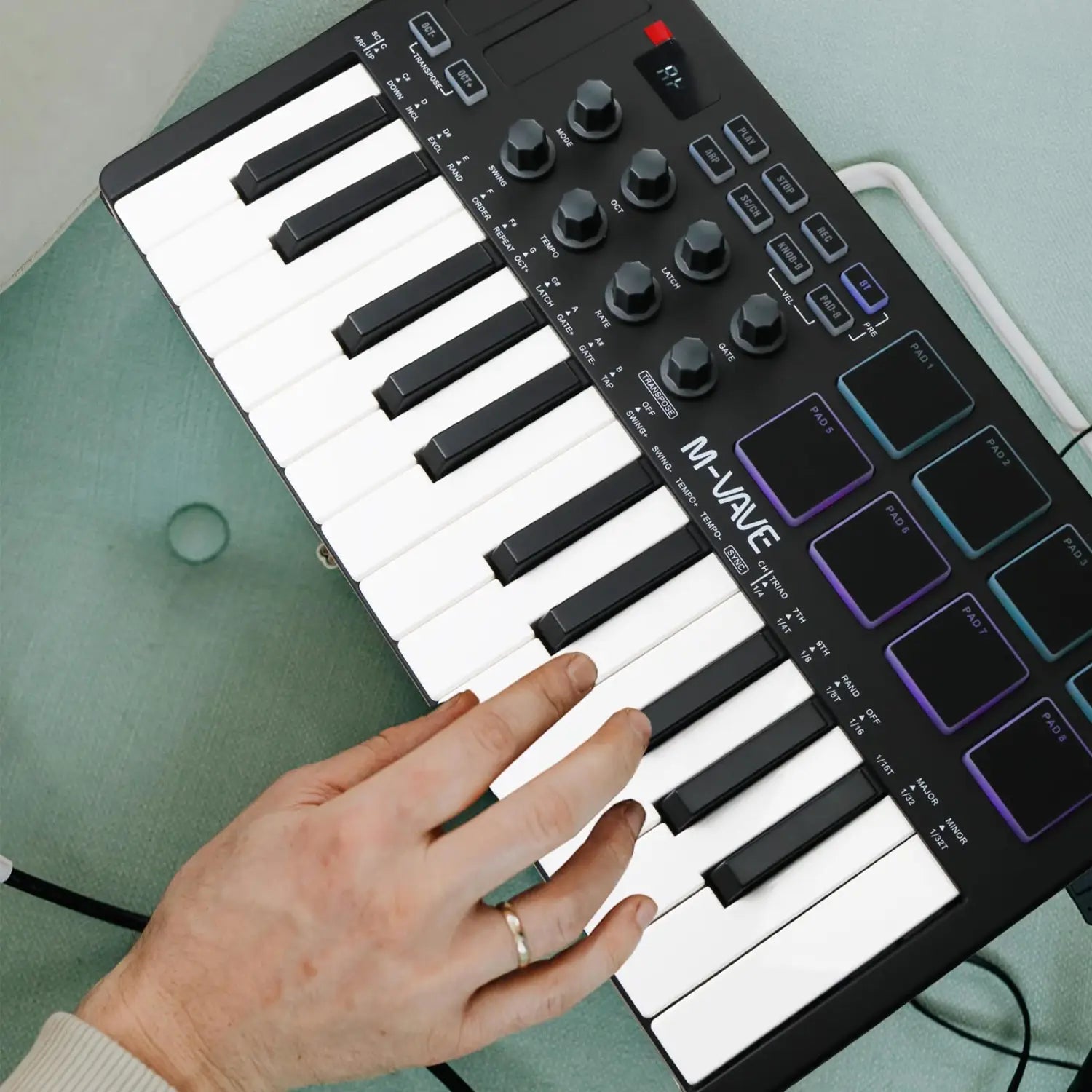 M-VAVE SMK-25 MIDI Keyboard Controller With 25 Velocity Sensitive Keys 8 Backlit Drum Pads Wireless Piano Keyboard