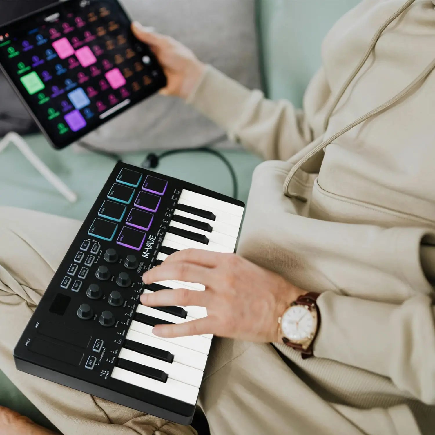 M-VAVE SMK-25 MIDI Keyboard Controller With 25 Velocity Sensitive Keys 8 Backlit Drum Pads Wireless Piano Keyboard