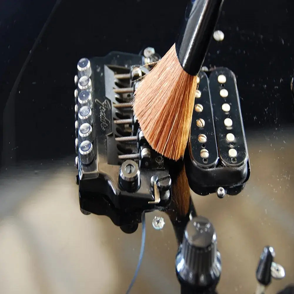 1PCS Guitar Care Brush String Fingerboard Cleaning Dust Removal Brush Double Head Musical Instrument Accessories