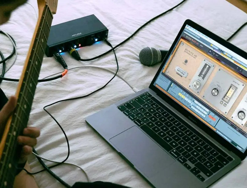 Arturia Versatile desktop MiniFuse 4 audio interface 4in/4out MIDI interface for bands,producers,performers podcasters