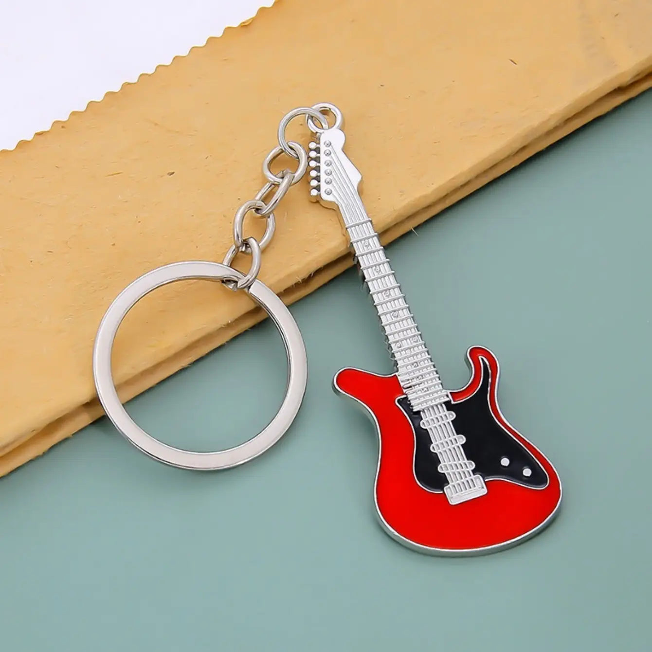 New Design Classic Guitar Keychain Car Key Chain Key Ring Musical Instruments pendant For Man Women Gift wholesale