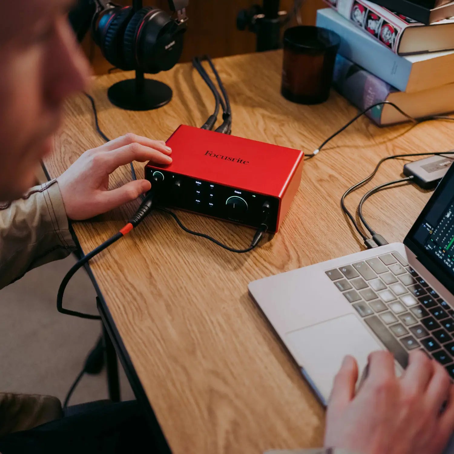 Focusrite Scarlett 4i4 4th Generation 4 input 4 output USB audio interface complete compact studio hub for all instruments