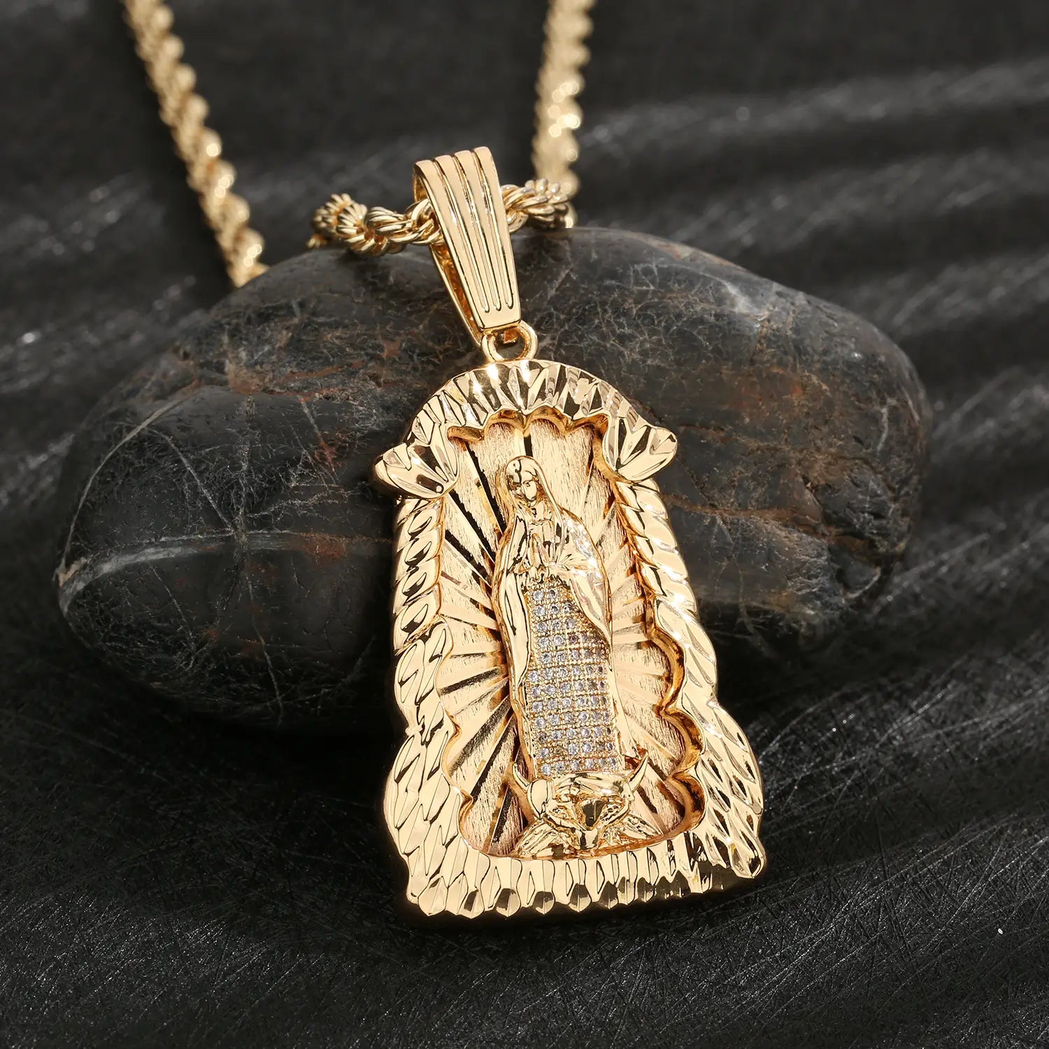 Hip-hop religious pendant for men and women made of copper plated with 14K gold wholesale available.