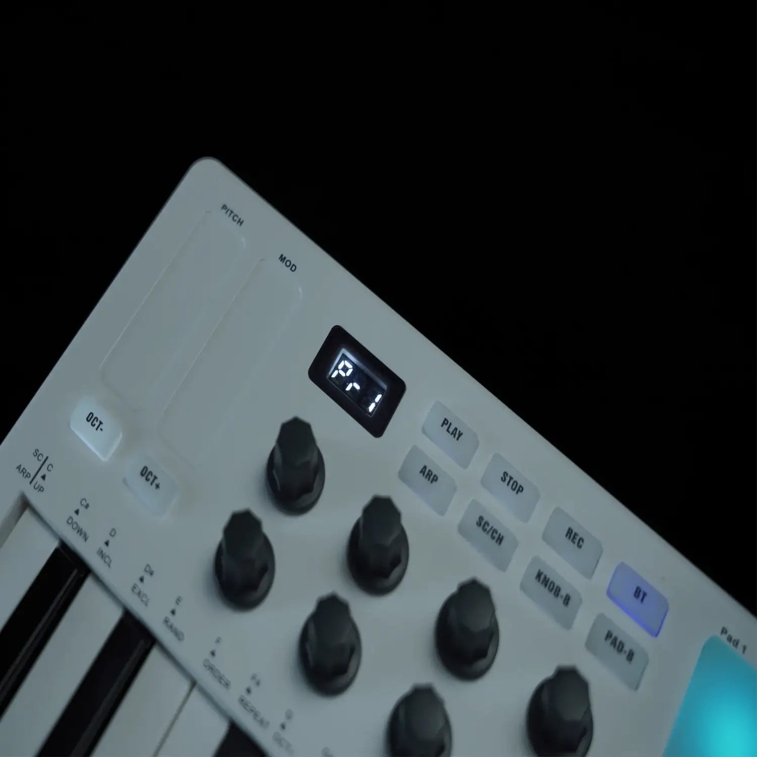 M-VAVE MIDI Controller Keyboard 25-Key Mini Portable USB Keyboard Piano MIDI Keyboard Controller 8 RGB Backlit Pads 8 Knobs