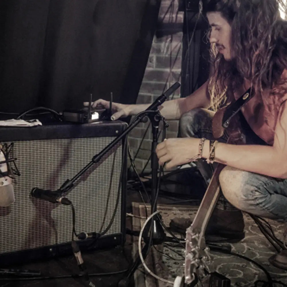 SM57 Dynamic Instrument Microphone - Professional Quality and Versatility for Live Performances and Recording