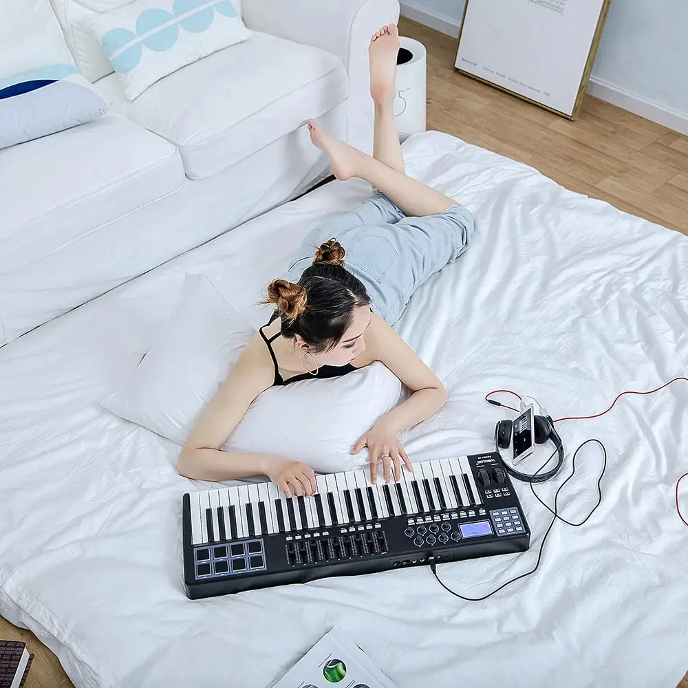 WORLDE PANDA49 Edu Pack | 49Key + 8RGB MIDI Keyboard | iOS/Android/Win/macOS Cross-Platform Music Teaching System
