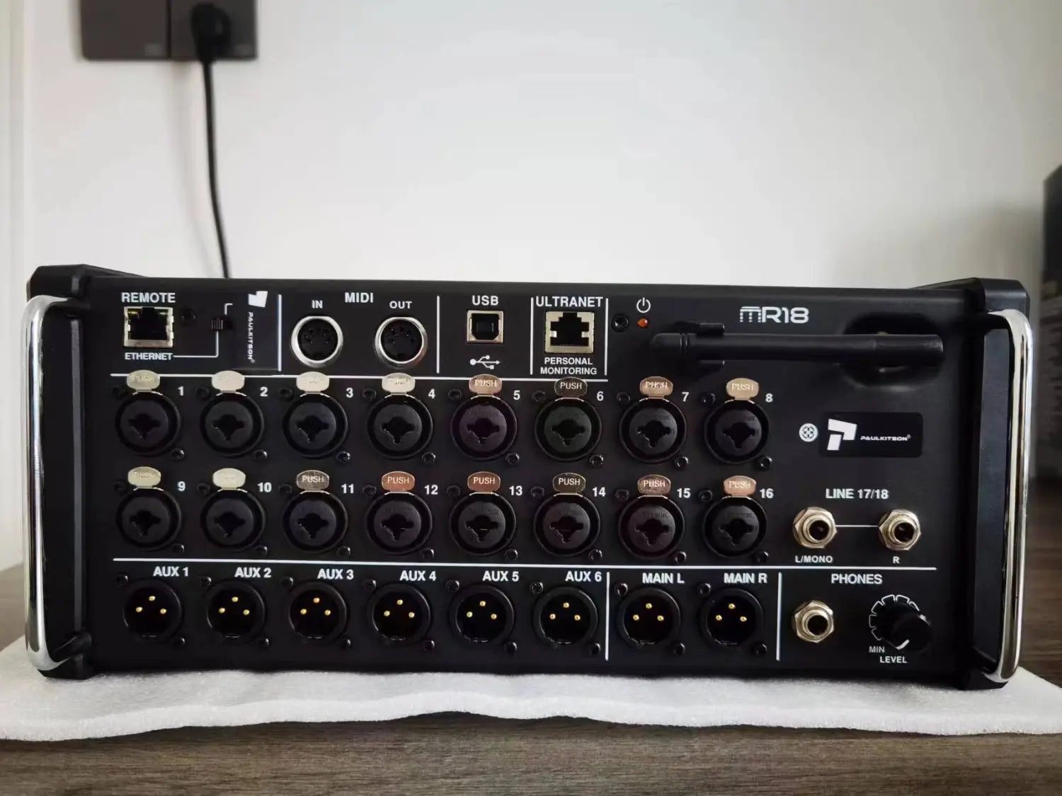 ARI 1:1 MR18 Professional Digital Mixing Studio Recording Console Dj Studio Digital Mixer Audio Multi-track Sound Table
