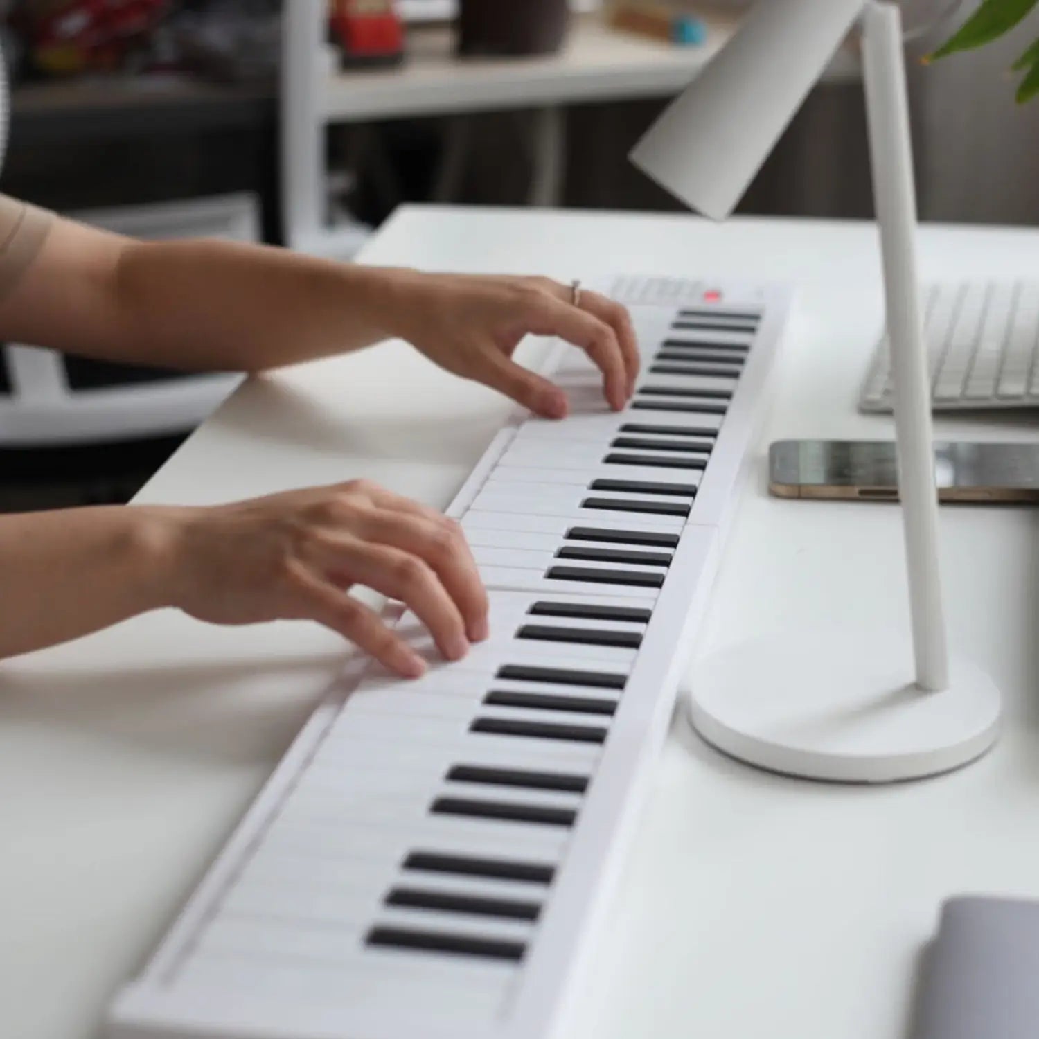 61 Key Electronic Piano Keyboard Portable 16 Tones 100 Rhythms Teaching Function Headphone Jack for Travel Practice Beginners