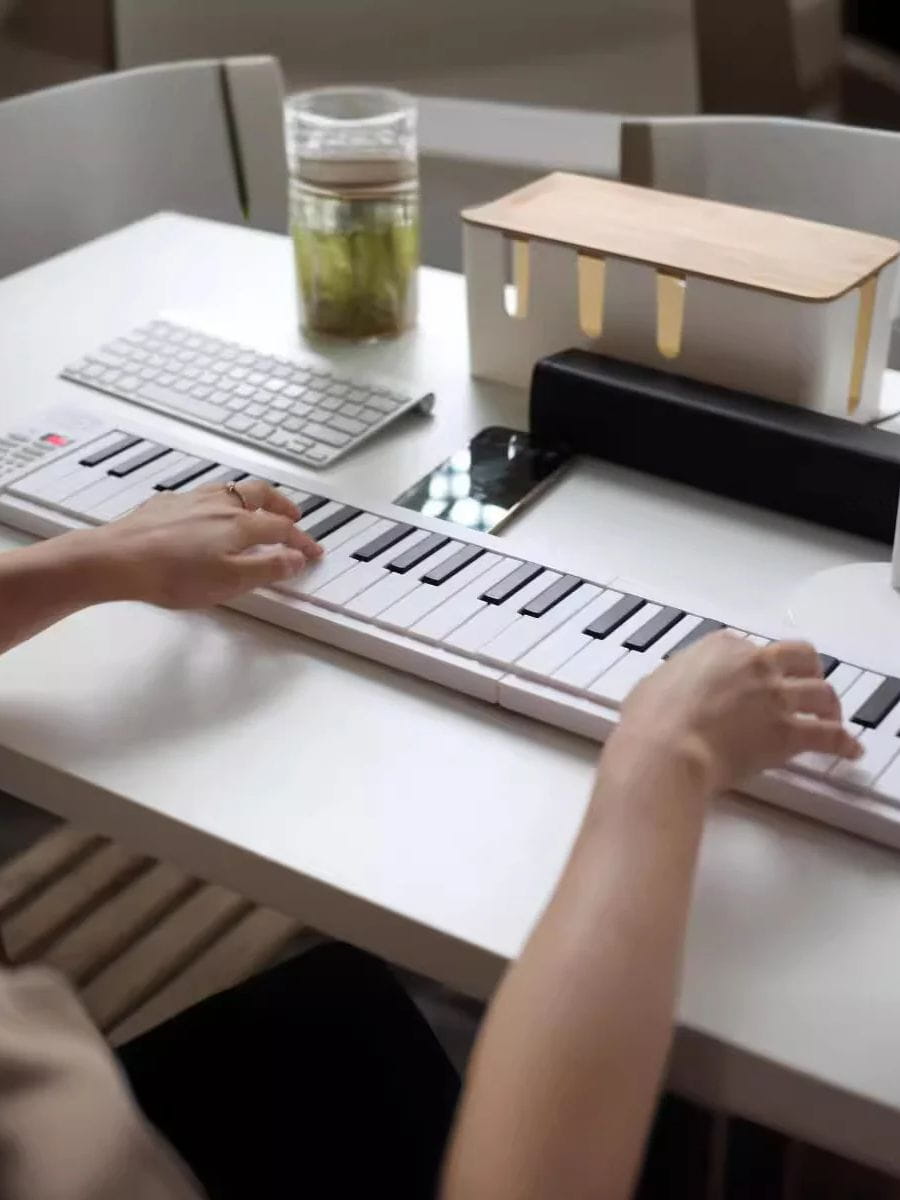 Miwayer 61-Key Electronic Piano Keyboard 180° w/16 Tones/100 Rhythms/25 Demos/USBpower cord/Built-in Battery Digital Piano