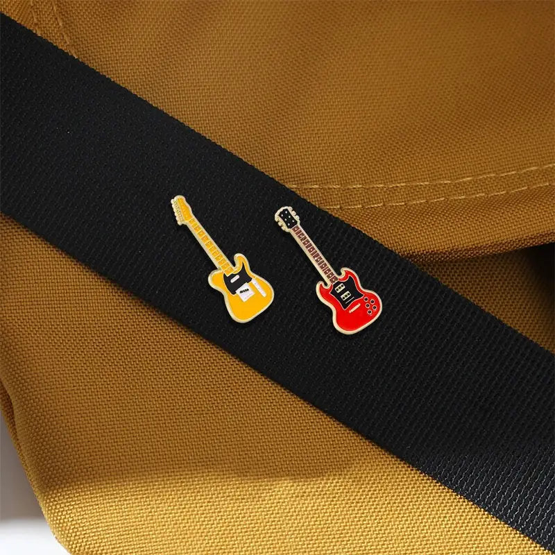 Electric Guitar Brooch Personalized Musical Instrument Violin Pin Fashionable and Versatile Badge Clothing and Bag Brooch
