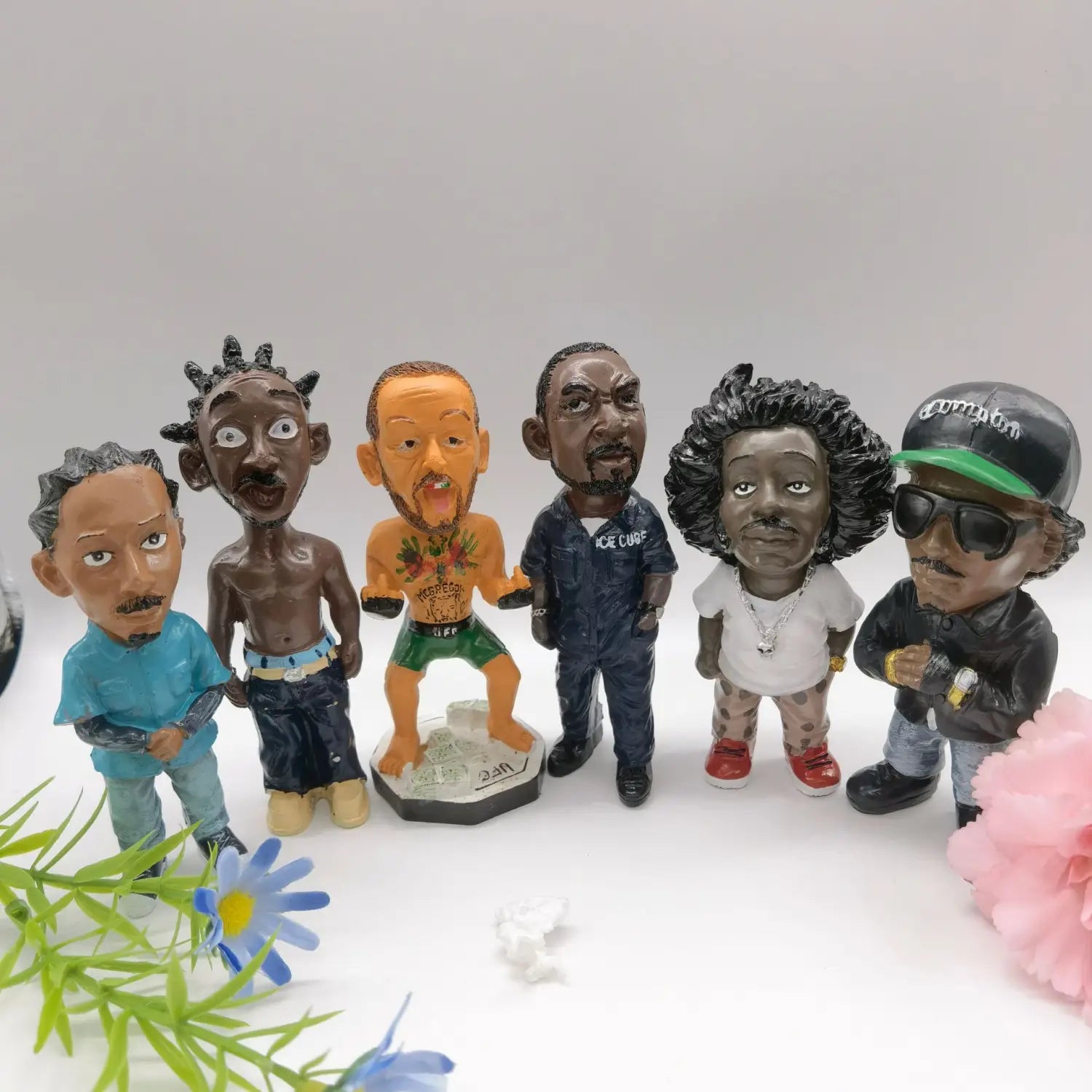 Fun Hip Hop Rapper Funny Bro Figurine Model Resin Statue for Home Indoor Outdoor Sculptures Car Decoration Garden Ornaments Gift
