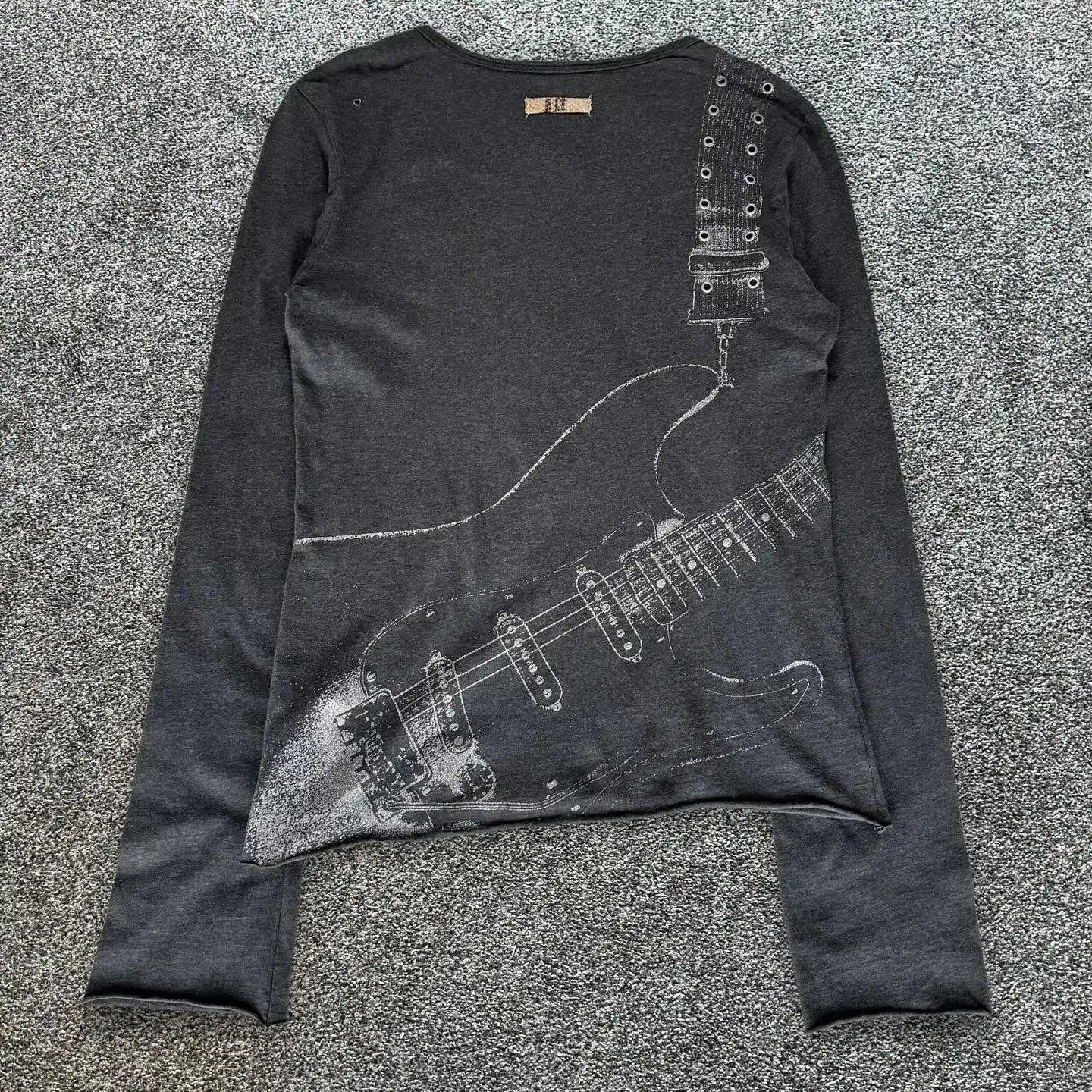Hip-hop Y2K Guitar Printed Long Sleeve Men T-shirt Casual Rivet Elements Tops Harajuku Men and Women New Retro Men Clothing