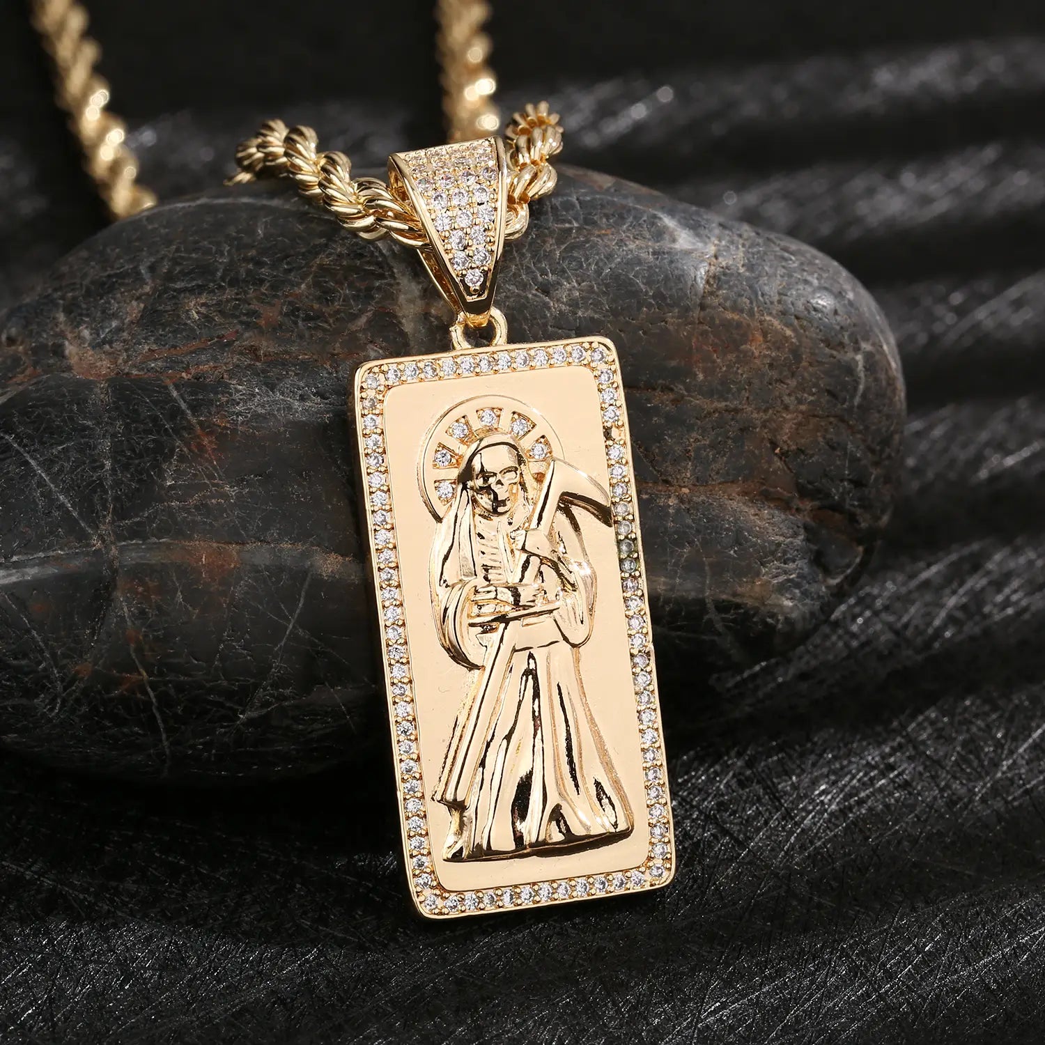 Hip-hop religious pendant for men and women made of copper plated with 14K gold wholesale available.