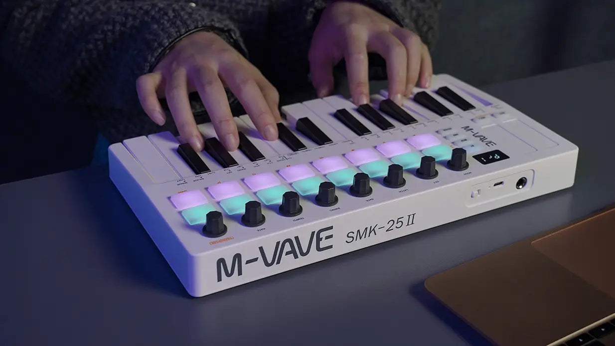 M-VAVE SMK-25 MIDI Pad Controller Rechargeable Keyboard USB 25 Key,16 RGB Drum Pads,8 Knobs&Music Production,Software Included