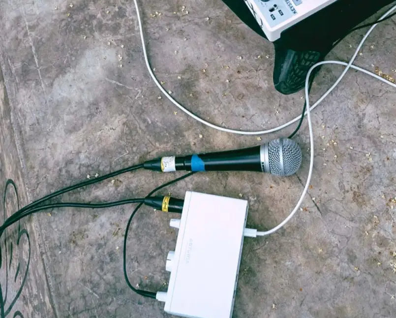 Arturia Versatile desktop MiniFuse 4 audio interface 4in/4out MIDI interface for bands,producers,performers podcasters
