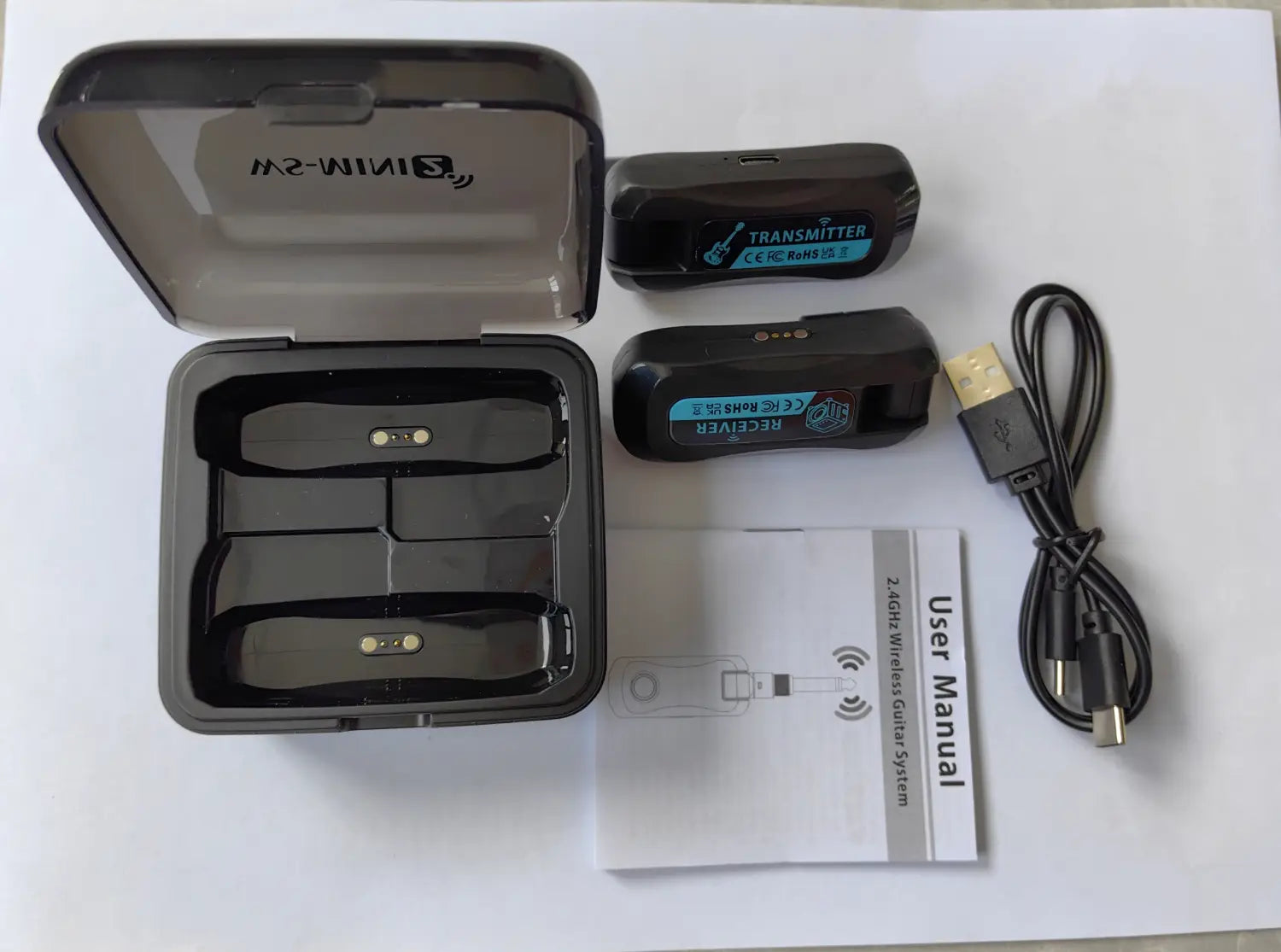 2.4G Wireless Guitar System Rechargeable Portable Transmitter Receiver Set with Charging Compartment Audio System 4 Channel