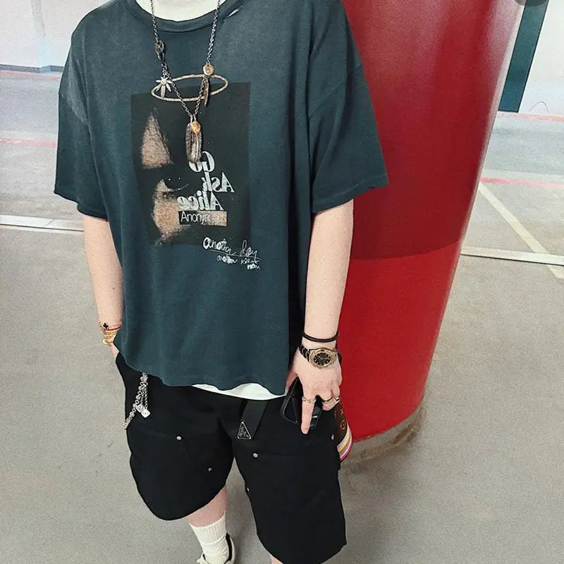 Hip Hop Letters Graffiti Vintage Washed Black Damaged Hole Paly T-Shirt Men Women Box Graphics Rhinestone T Shirt Cotton Tee