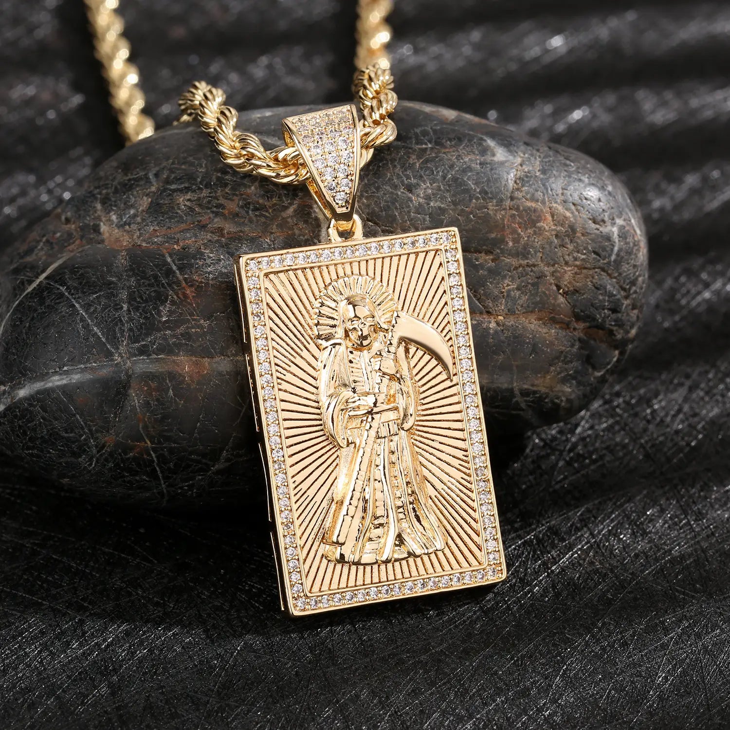 Hip-hop religious pendant for men and women made of copper plated with 14K gold wholesale available.