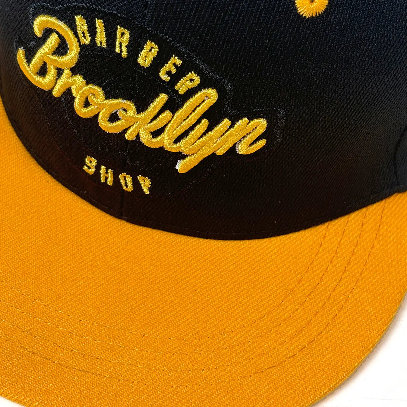 Letter Embroidered Hip-Hop Cap Trendy Baseball Cap Adjustable Casual Flat-Brimmed Hat Suitable for All Seasons Fashionable Hat for Street