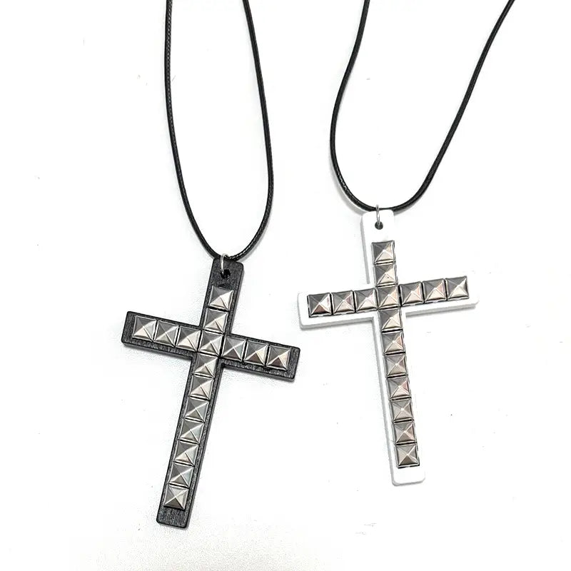 Y2K Jewelry Wooden Cross Rivet Pendant Necklaces for Women Cool Goth Hip Hop Grunge Rock Aesthetic Necklace Accessories Punk