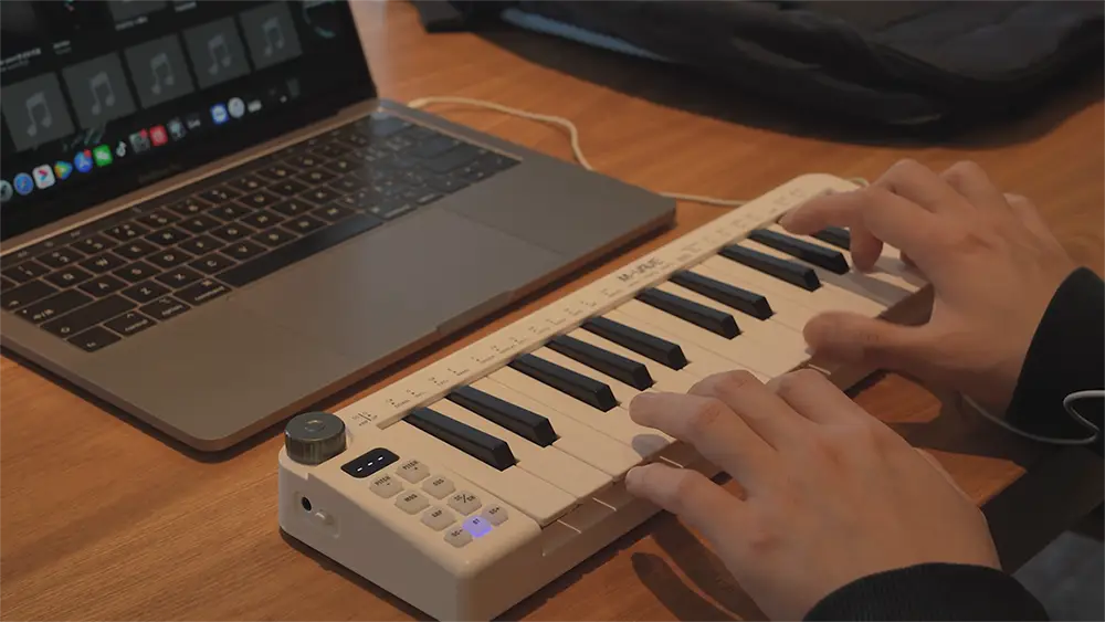 M-VAVE SMK-25mini MIDI Keyboard Rechargeable 25-Key MIDI Control Keyboard instrument Mini Portable USB Keyboard MIDI Controllers