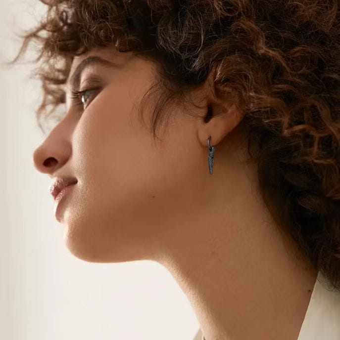 1 pair of fashionable men’s sword-shaped pendant earrings retro punk style hip-hop earrings