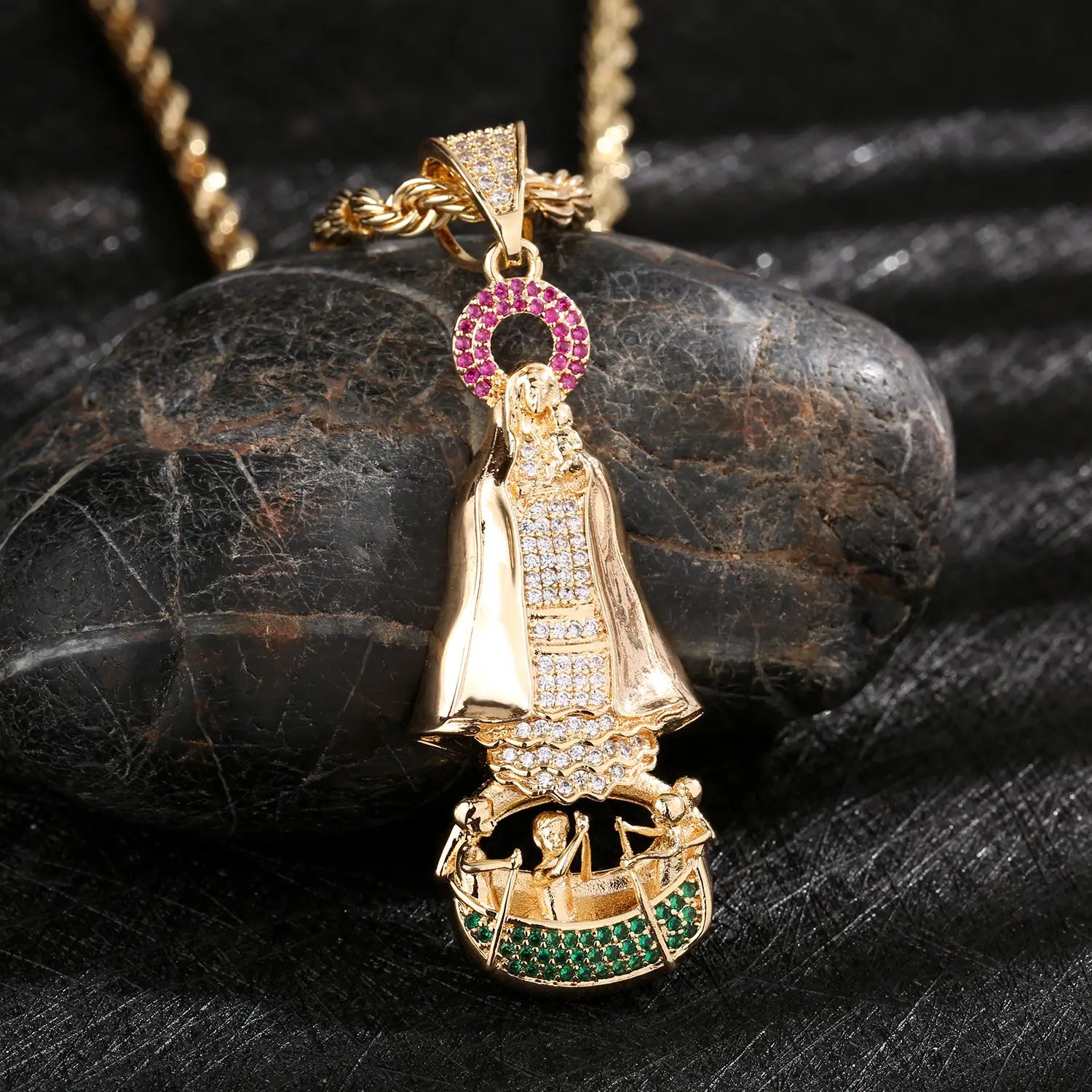 Hip-hop religious pendant for men and women made of copper plated with 14K gold wholesale available.