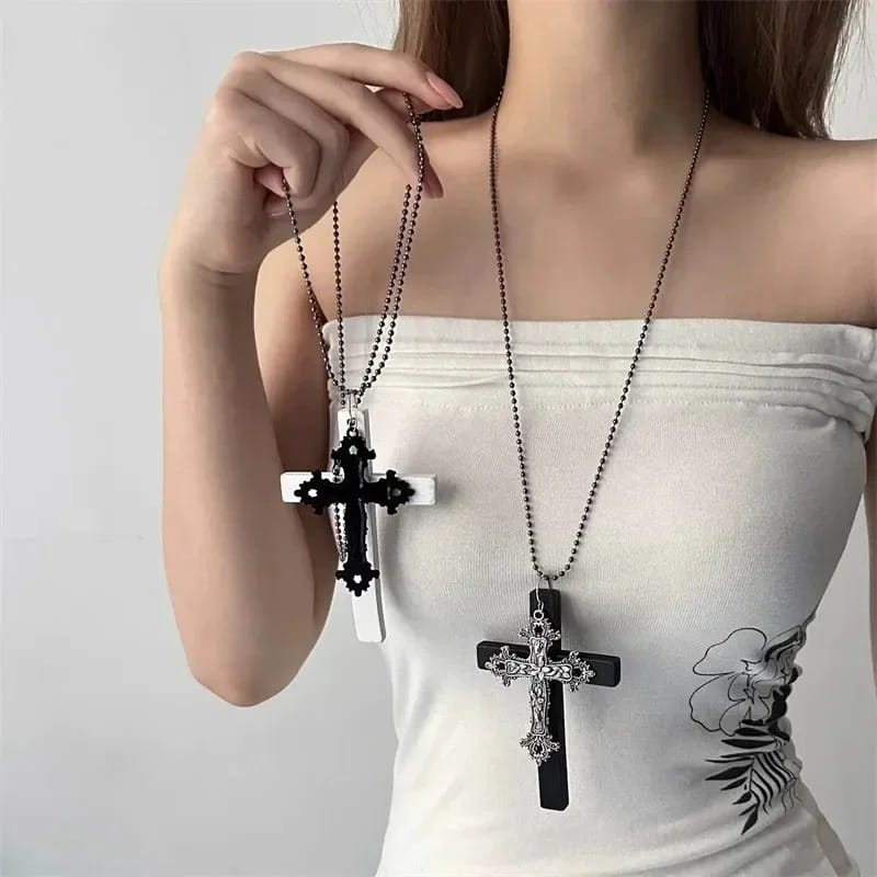 Personality Punk Y2K Cross Wood Black Drill Cool Pendant Necklace for Women Vintage Spicy Girls Hip Hop Necklace Jewelry Gifts