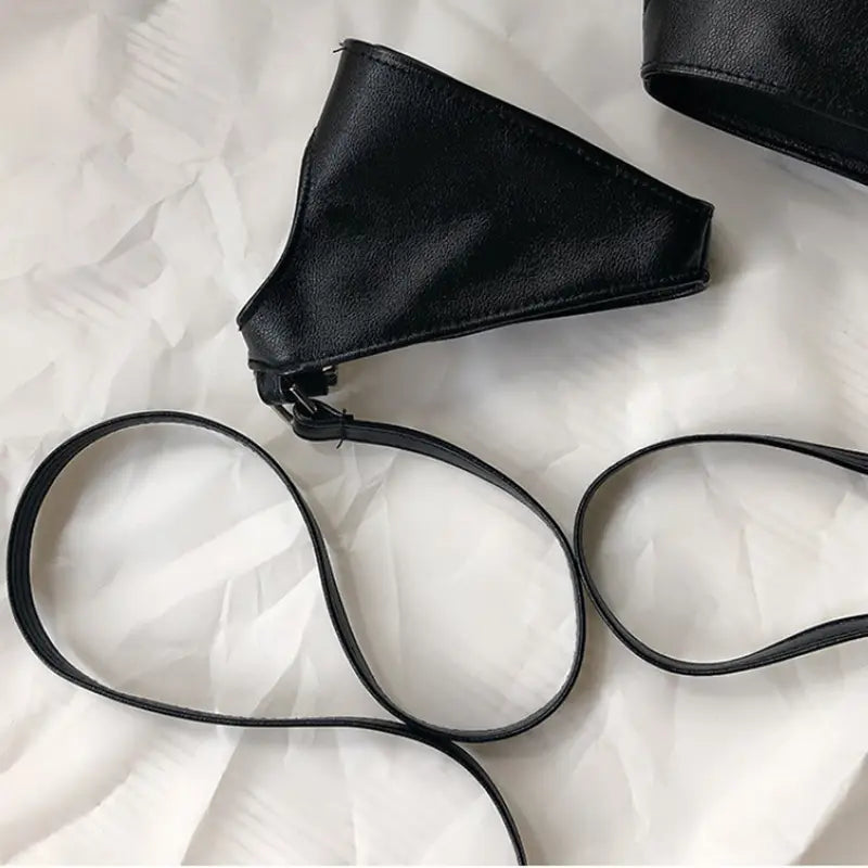 Women Sexy Black Half-Finger Gothic Punk Style Strap Leather Gloves Fingerless Hip-Hop Cosplay Stage Perfermence Accessories