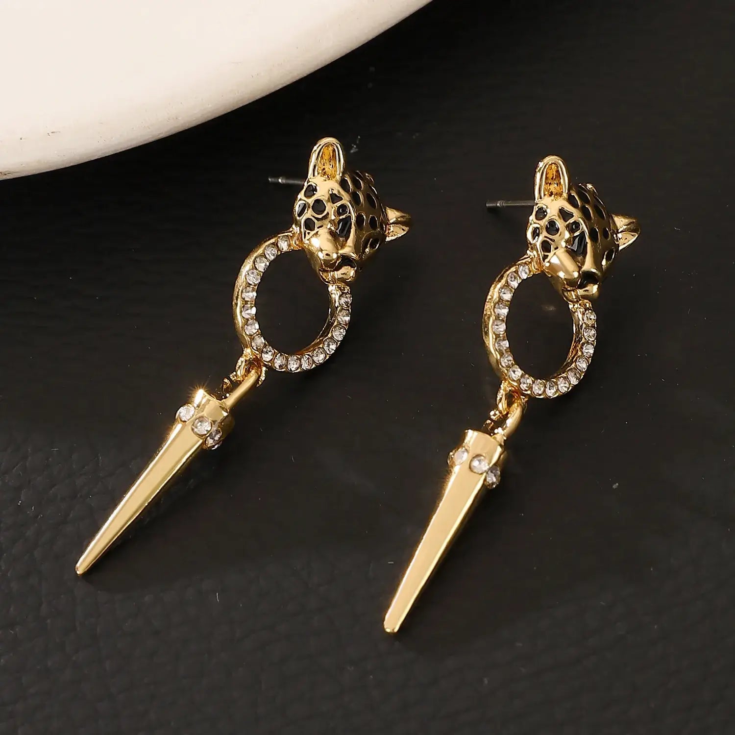 Hip Hop Leopard Head Stud Earrings for Women Punk Statement Jewelry Shiney Crystal Circle Cone Pendant Drops Charm Party Gift