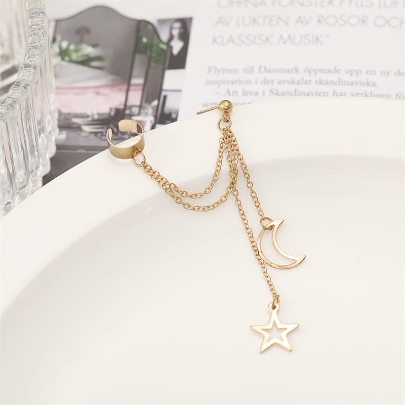 New Hiphop Clip Earrings for Women Star Moon Pendants Ear Cuff Punk Personality Gold Color Tassel Ear Clips aretes de mujer