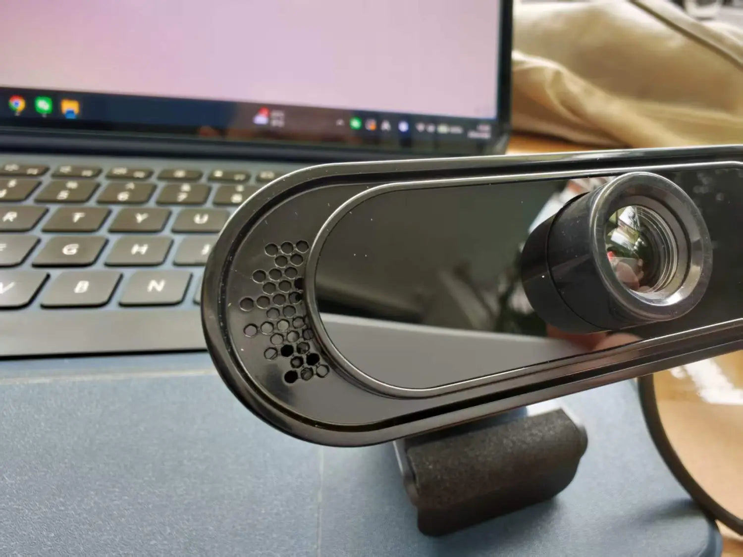 Webcam with Microphone USB Computer Camera for Video Calls Zoom Teams Streaming Plug and Play for PC Mac