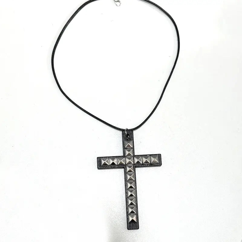 Y2K Jewelry Wooden Cross Rivet Pendant Necklaces for Women Cool Goth Hip Hop Grunge Rock Aesthetic Necklace Accessories Punk