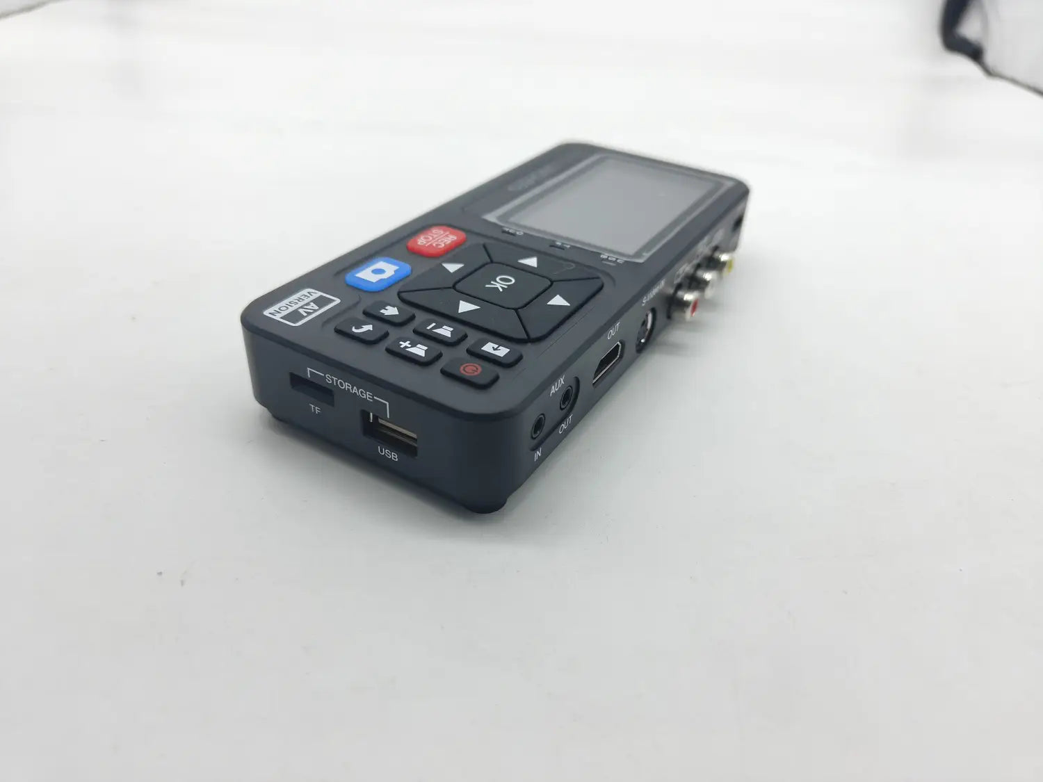UNISHEEN UR230A Analog CVBS RCA SVideo Camera USB Tape VCR VHS Capture Card Box MP3 Video Recoder