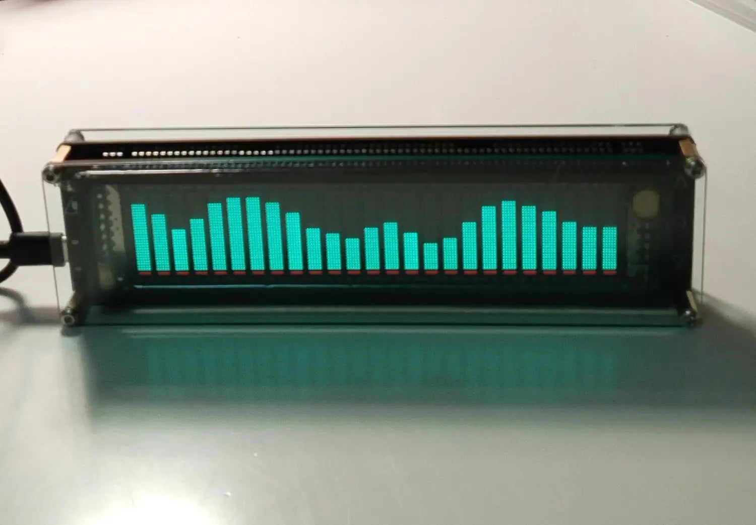 LINK1 AK2515v2VFD Music Audio Spectrum Indicator / Audio VU Meter/Amplifier Board Level /Precision Clock/Adjustable AGC Mode