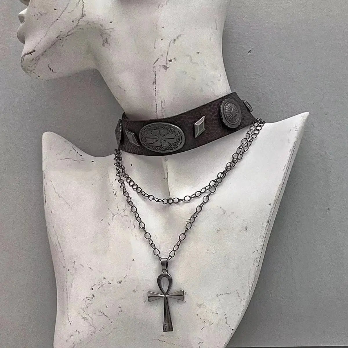Personality Punk Y2K Cross Wood Black Drill Cool Pendant Necklace for Women Vintage Spicy Girls Hip Hop Necklace Jewelry Gifts