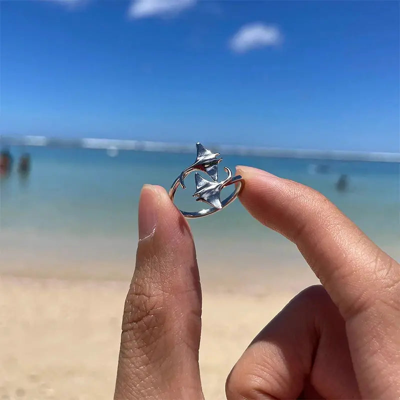 2025 Hip Hop Rings for Women Cute Fish Animal Shaped Two Tone Design Shiny Adjustable Rings Party Jewelry Wholesale