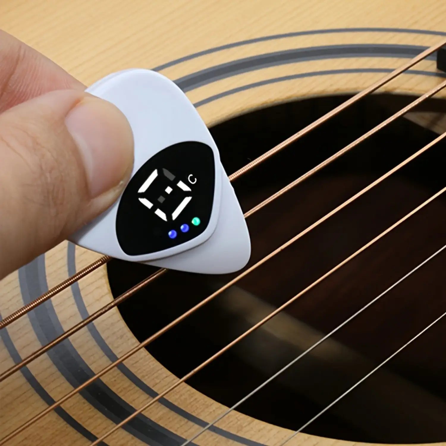 2-in-1 Guitar Pick & Tuner - Portable Multi-Purpose Pitch Calibrator for Folk Guitars and Ukuleles 12-Tone Equal Temperament,