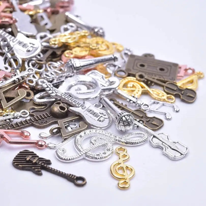 50Pcs/Lot Vintage Random Diy Bulk Violin Guitar Musical Note Charms Mixed Hip Hop Music Instruments Microphone Pendant Jewelry