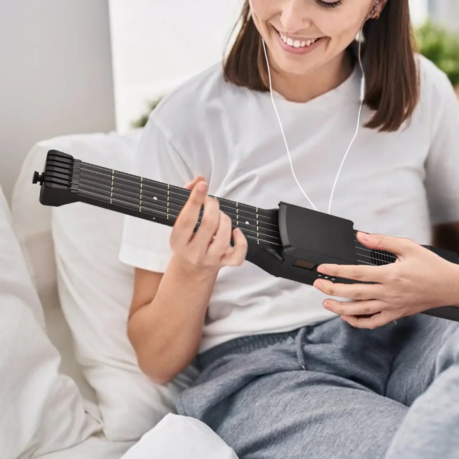 7 Frets Smart Electric Guitar MIDI Multifunctional Guitar Silent Practice Digital Tuner Metronome Function Pocket Portable Folk