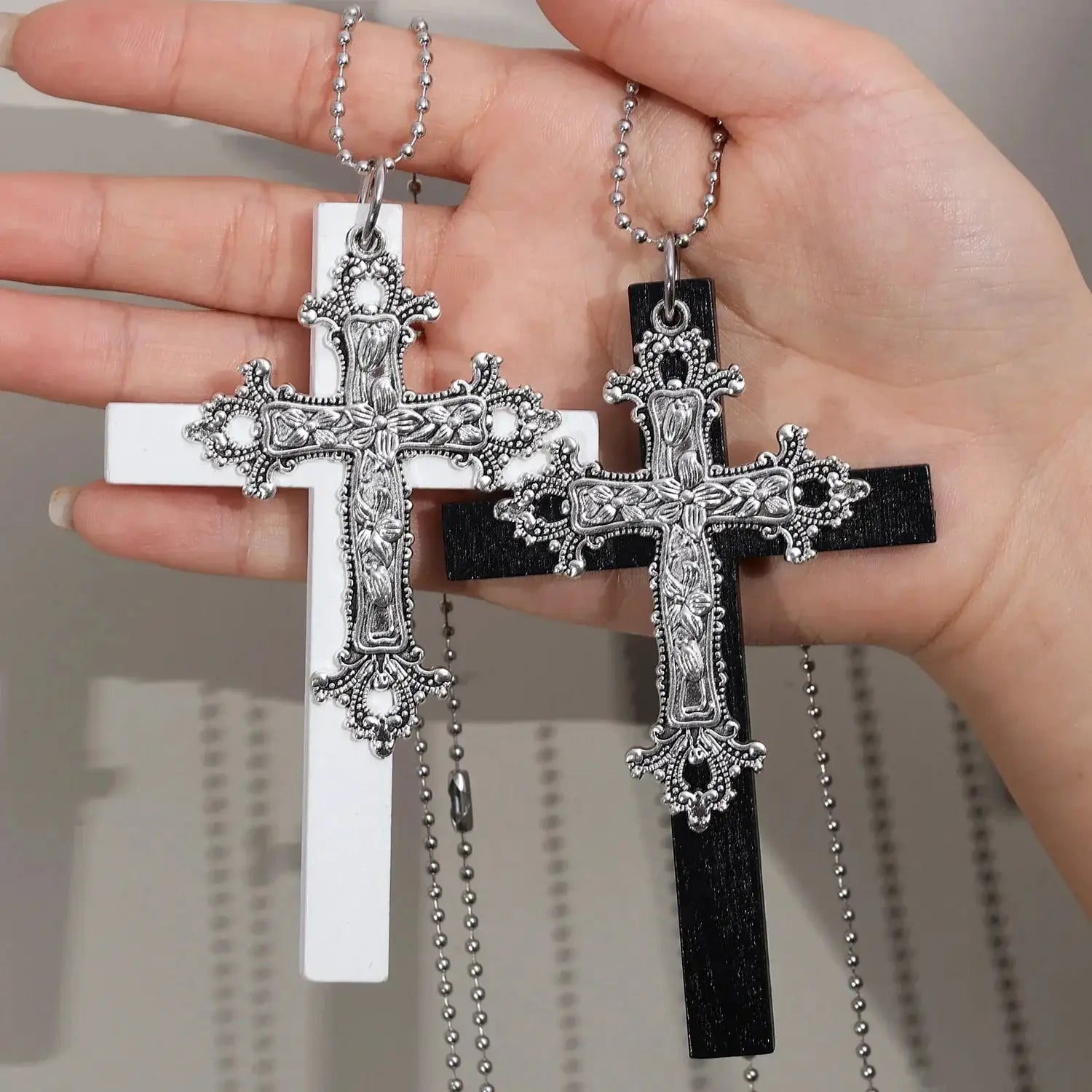 Personality Punk Y2K Cross Wood Black Drill Cool Pendant Necklace for Women Vintage Spicy Girls Hip Hop Necklace Jewelry Gifts