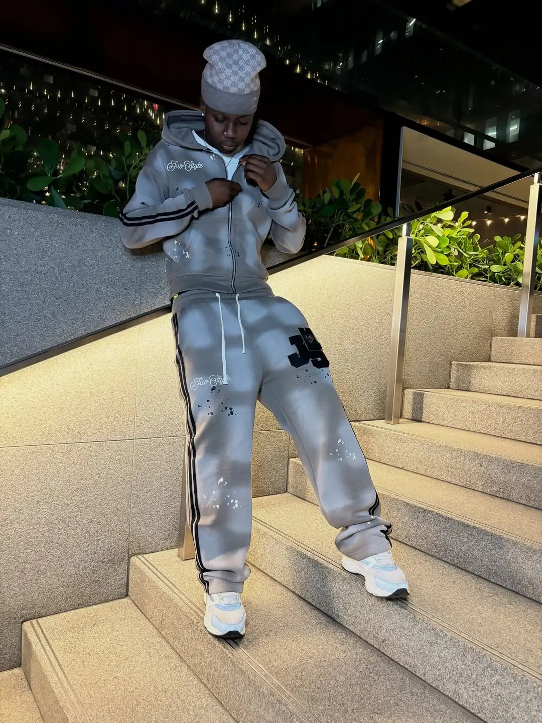 High Street Europe and America Style Trend Sports Set Street Hip Hop Cool Element Gothic Hoodies and Casual Pants Men’s Set